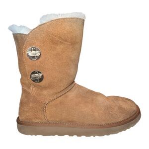 UGG Women's Short Turnlock Boots Water Resistant Suede Chestnut 8M EUC